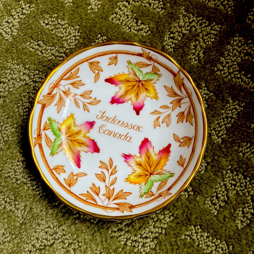 Souvenir China dish from Canada 4”